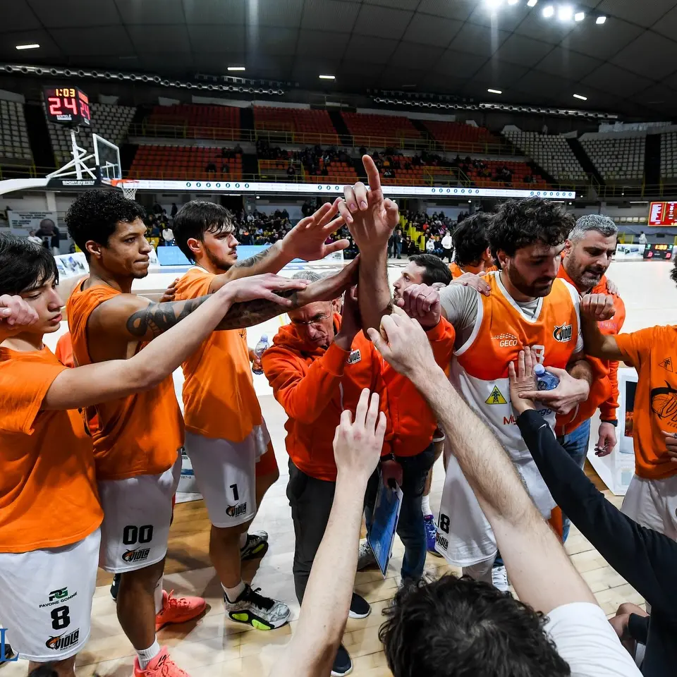 Dieci vittorie consecutive per la Redel Reggio Calabria, battuta a pieni voti il\u00A0Castellaneta\u00A0(80-54)\n