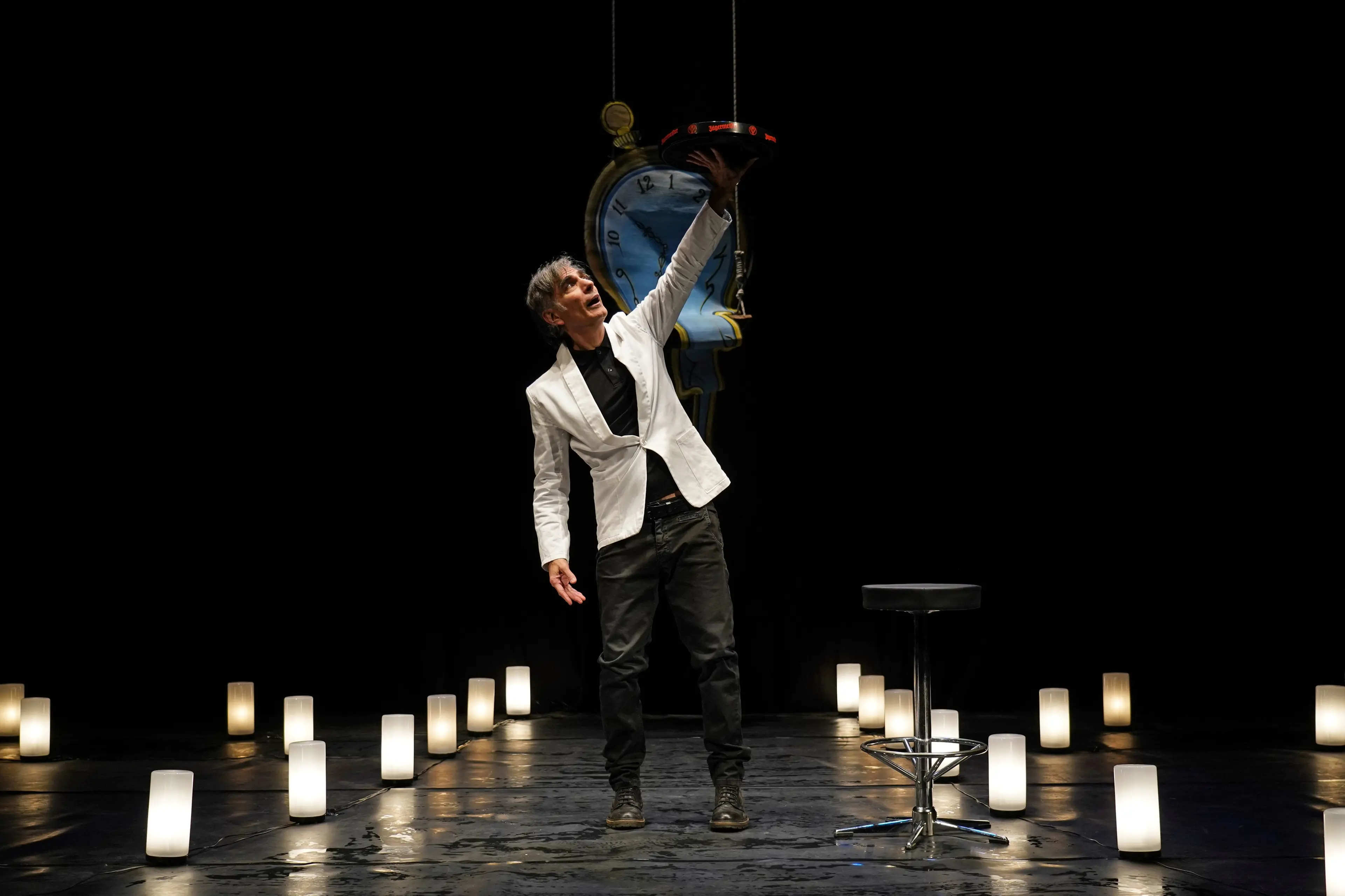 Via del Popolo: in scena Saverio La Ruina con un racconto sull’appartenenza e il tempo che passa\n\n\n