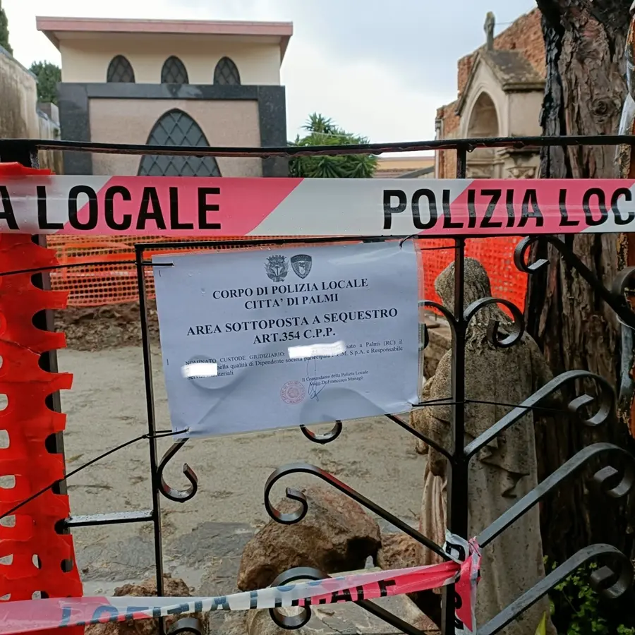 Cimitero di Palmi, sigilli al\u00A0Mausoleo del Terremoto 1908