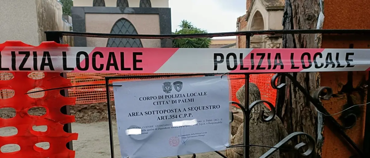 Cimitero di Palmi, sigilli al\u00A0Mausoleo del Terremoto 1908