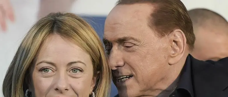Meloni come Berlusconi? Fidarsi è bene, non fidarsi è meglio\n
