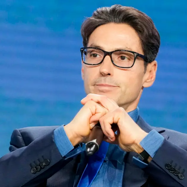 Mediaset non sfida Sanremo nonostante le ospitate all’arcinemico Corona\n