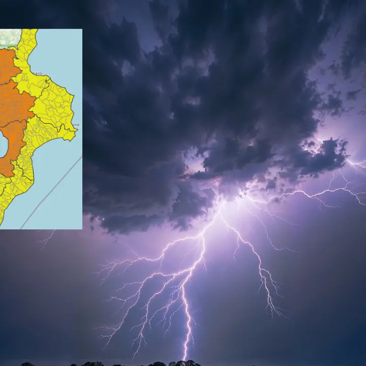 Maltempo Calabria, l’allerta diventa arancione per oggi e domani: un nuovo ciclone porterà temporali e venti di tempesta\n