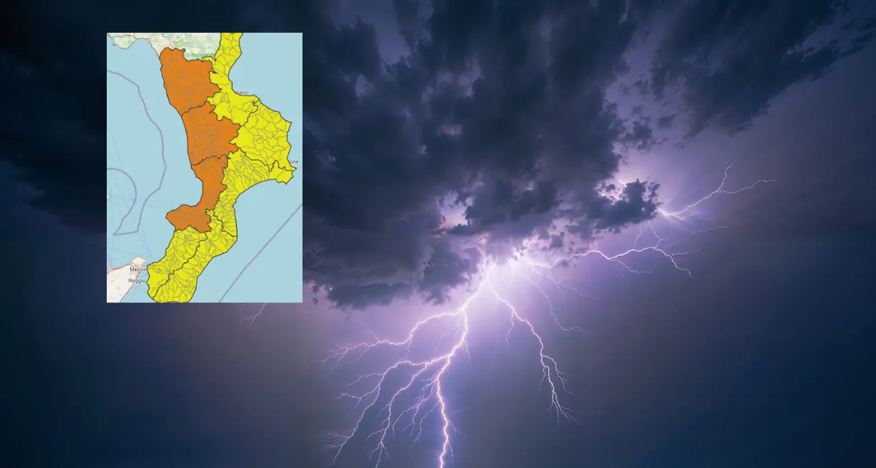 Maltempo Calabria, l’allerta diventa arancione per oggi e domani: un nuovo ciclone porterà temporali e venti di tempesta\n