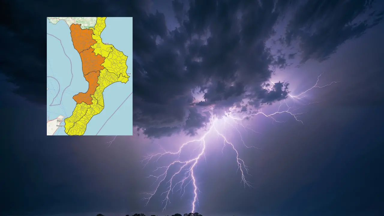 Maltempo Calabria, l’allerta diventa arancione per oggi e domani: un nuovo ciclone porterà temporali e venti di tempesta\n