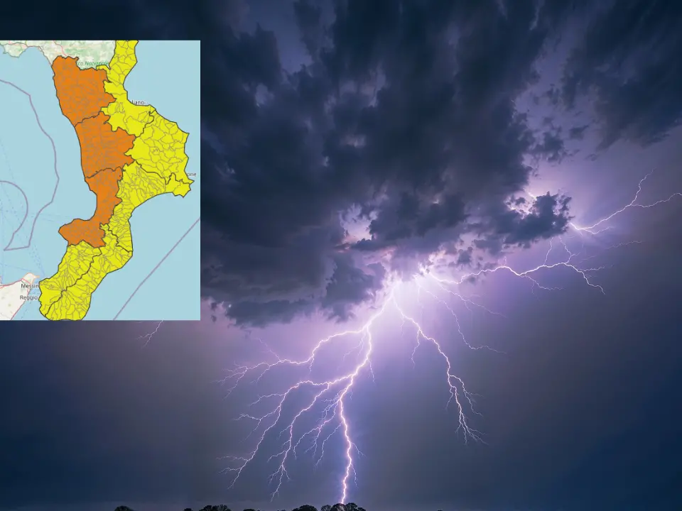 Maltempo Calabria, l’allerta diventa arancione per oggi e domani: un nuovo ciclone porterà temporali e venti di tempesta