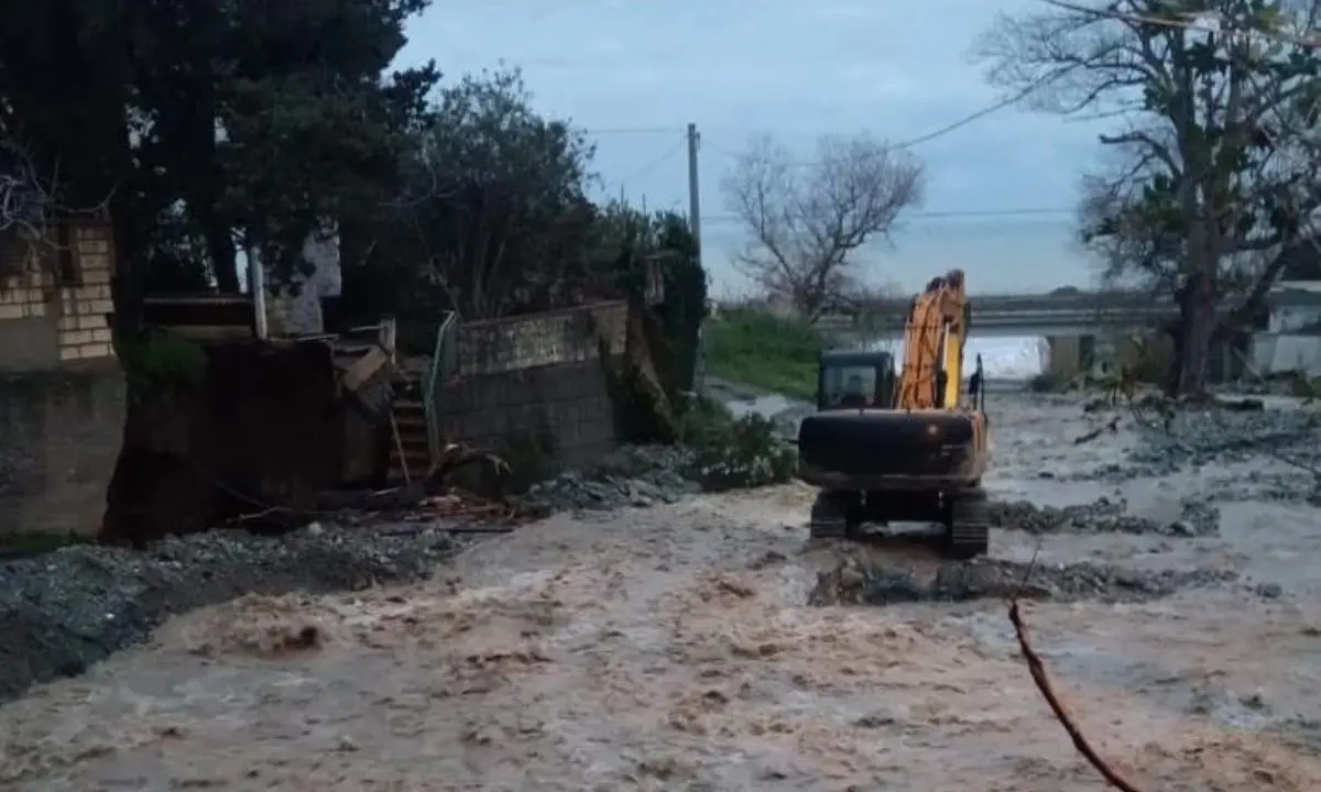 Fuscaldo, Middea: «Rete idrica danneggiata dalla piena dei torrenti, interveniamo senza sosta»\n