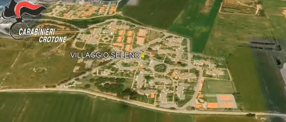 Operazione Black Flower, quando la ‘ndrangheta cominciò a investire nel turismo: le faide e l’omicidio di due bimbe innocenti\n