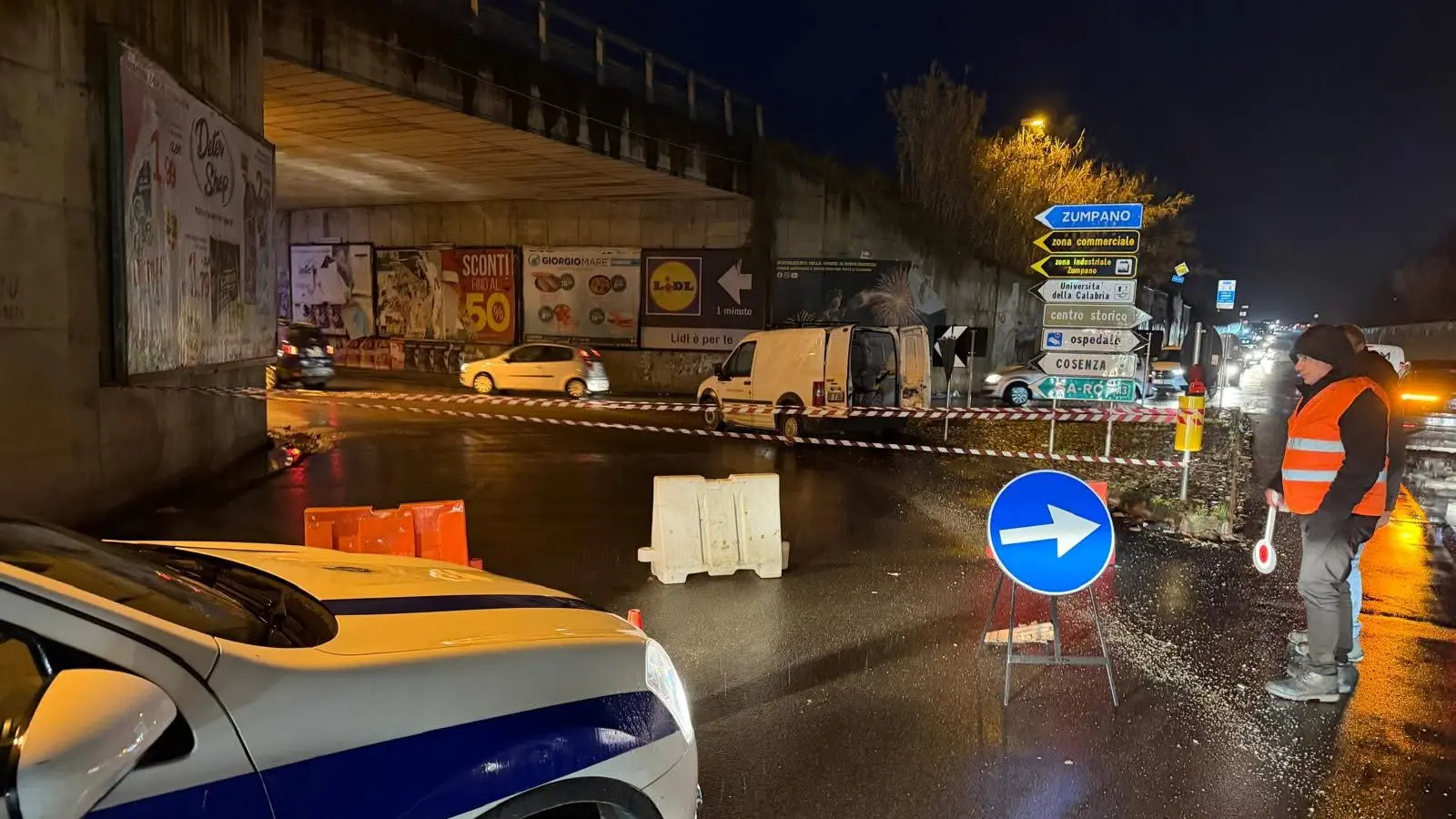 Chiude la rampa del sottopasso allo svincolo Ipercoop