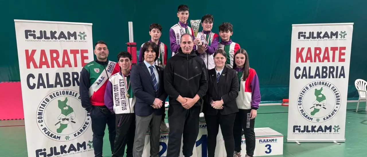 Karate, Virtus Vibo Valentia protagonista al Gran Prix esordienti-senior-master: medaglie per 8 atleti\n