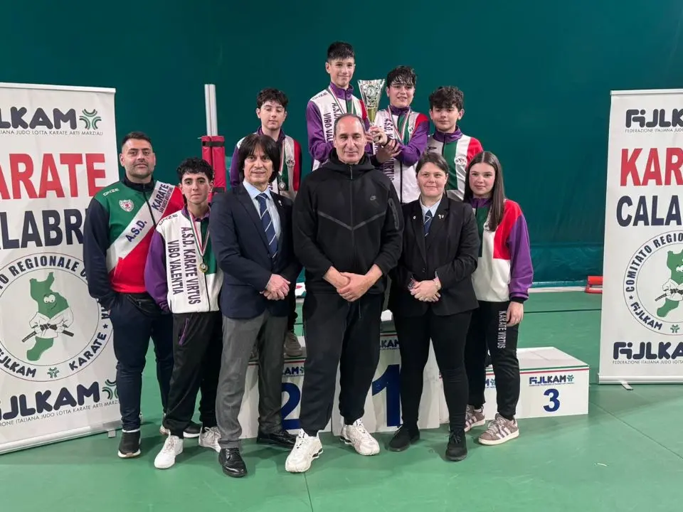 Karate, Virtus Vibo Valentia protagonista al Gran Prix esordienti-senior-master: medaglie per 8 atleti