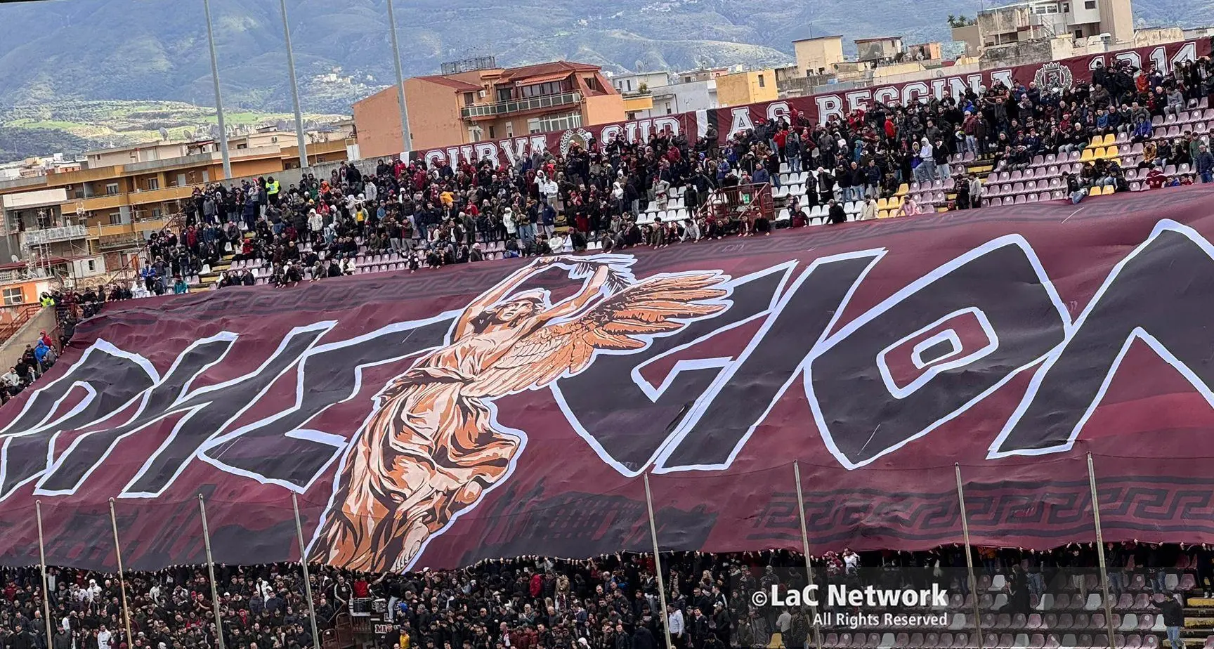 Reggina tra dominio e rimpianto: il derby dello Stretto lascia segnali forti\n