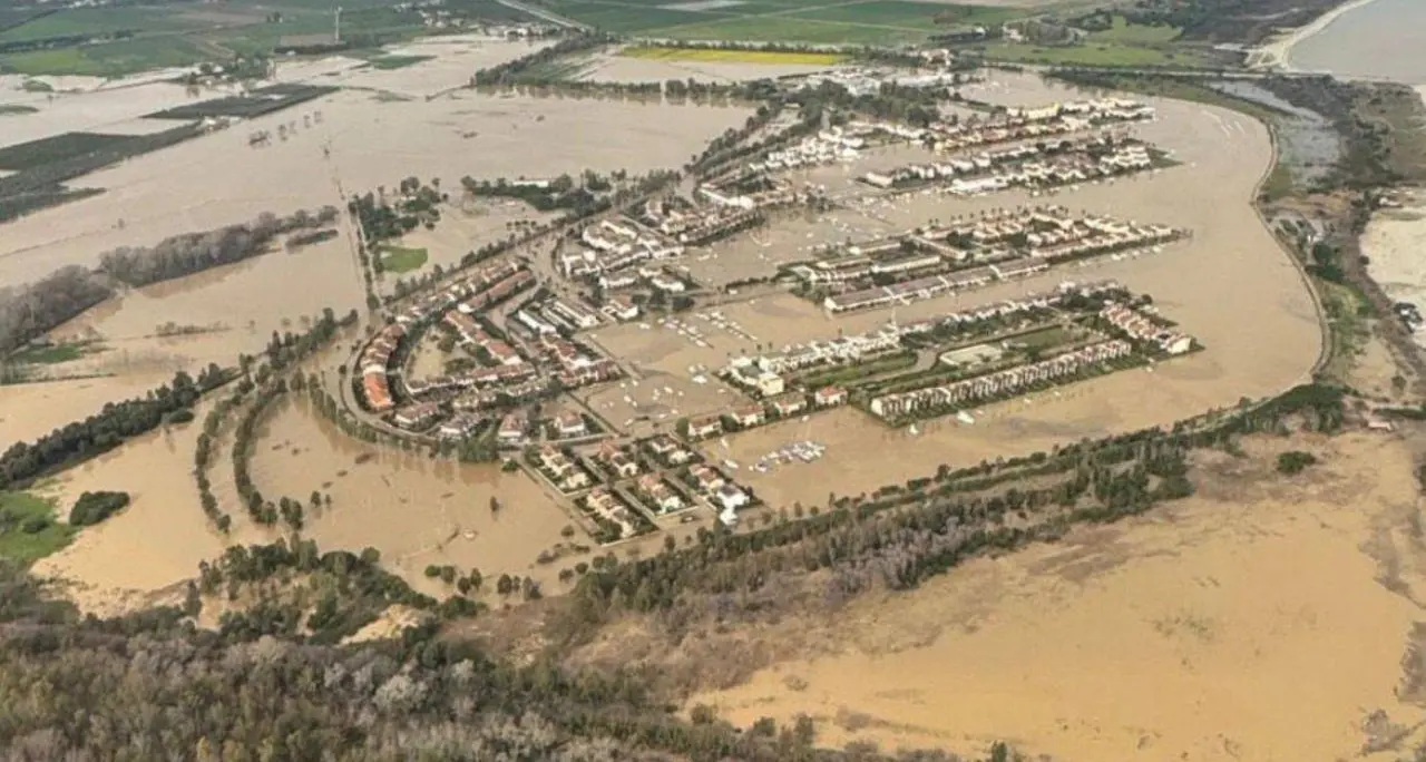 Esondazione del Crati, la Diocesi di Rossano-Cariati avvia una raccolta di fondi e materiali utili per affrontare l’emergenza\n