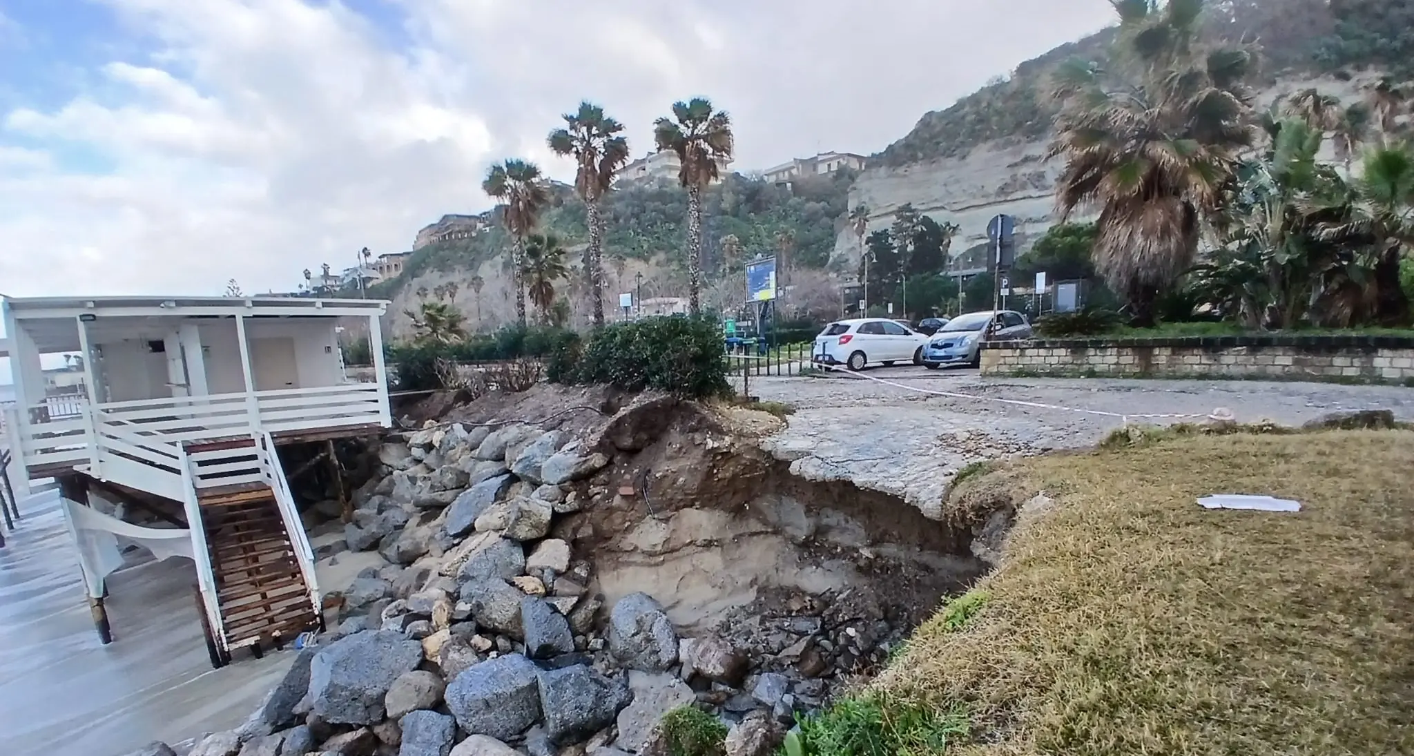 Tra crisi climatica, abusivismo e ritardi: per Legambiente i danni del maltempo in Calabria sono «un\u00A0disastro annunciato»\n