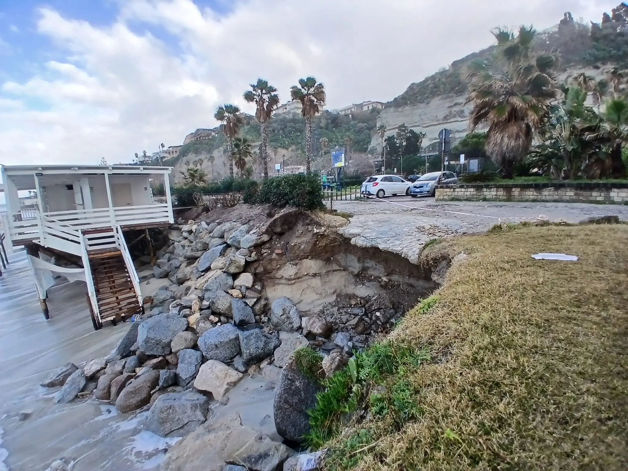 Tra crisi climatica, abusivismo e ritardi: per Legambiente i danni del maltempo in Calabria sono «un\u00A0disastro annunciato»\n