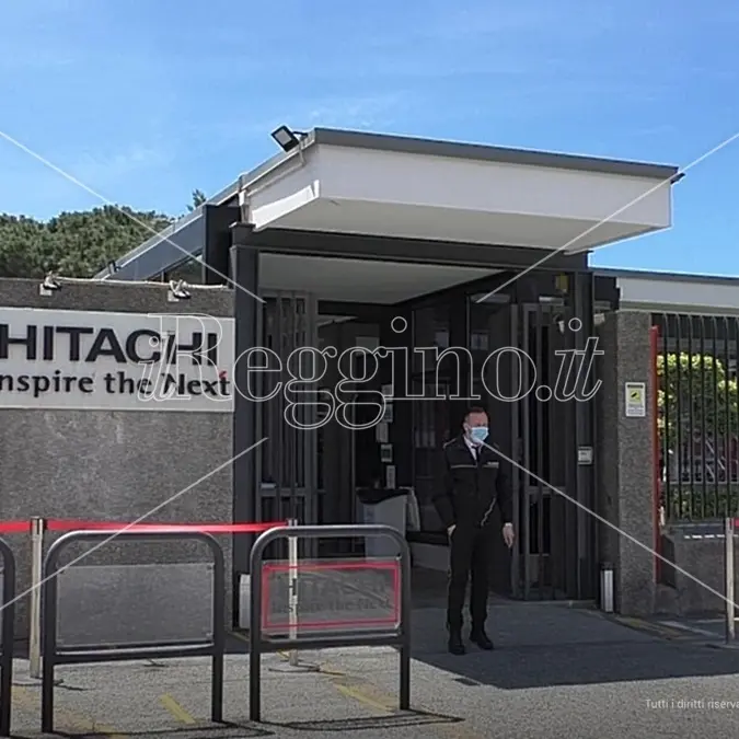 Il\u00A0segretario nazionale della Uilm, Bruno Cantonetti, allo stabilimento Hitachi di Reggio\n