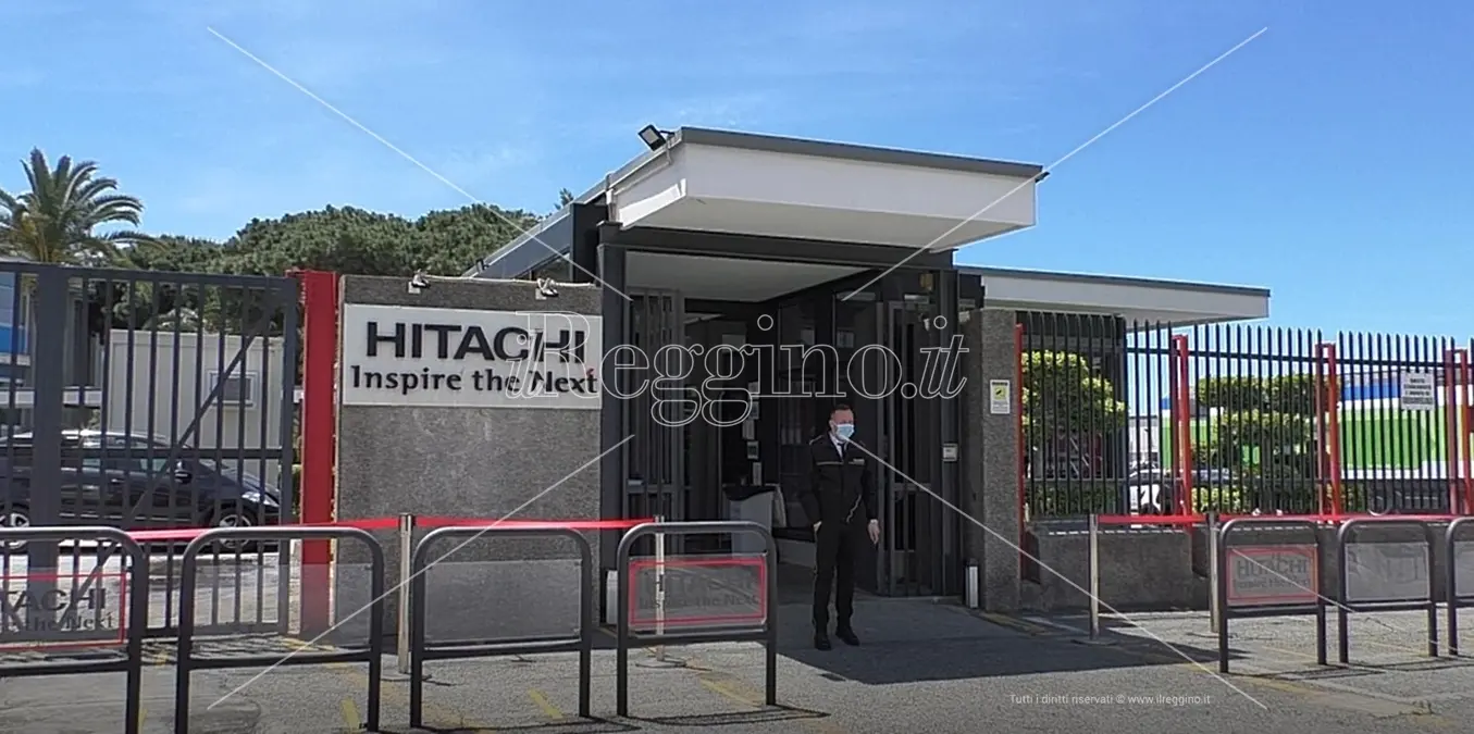 Il\u00A0segretario nazionale della Uilm, Bruno Cantonetti, allo stabilimento Hitachi di Reggio\n