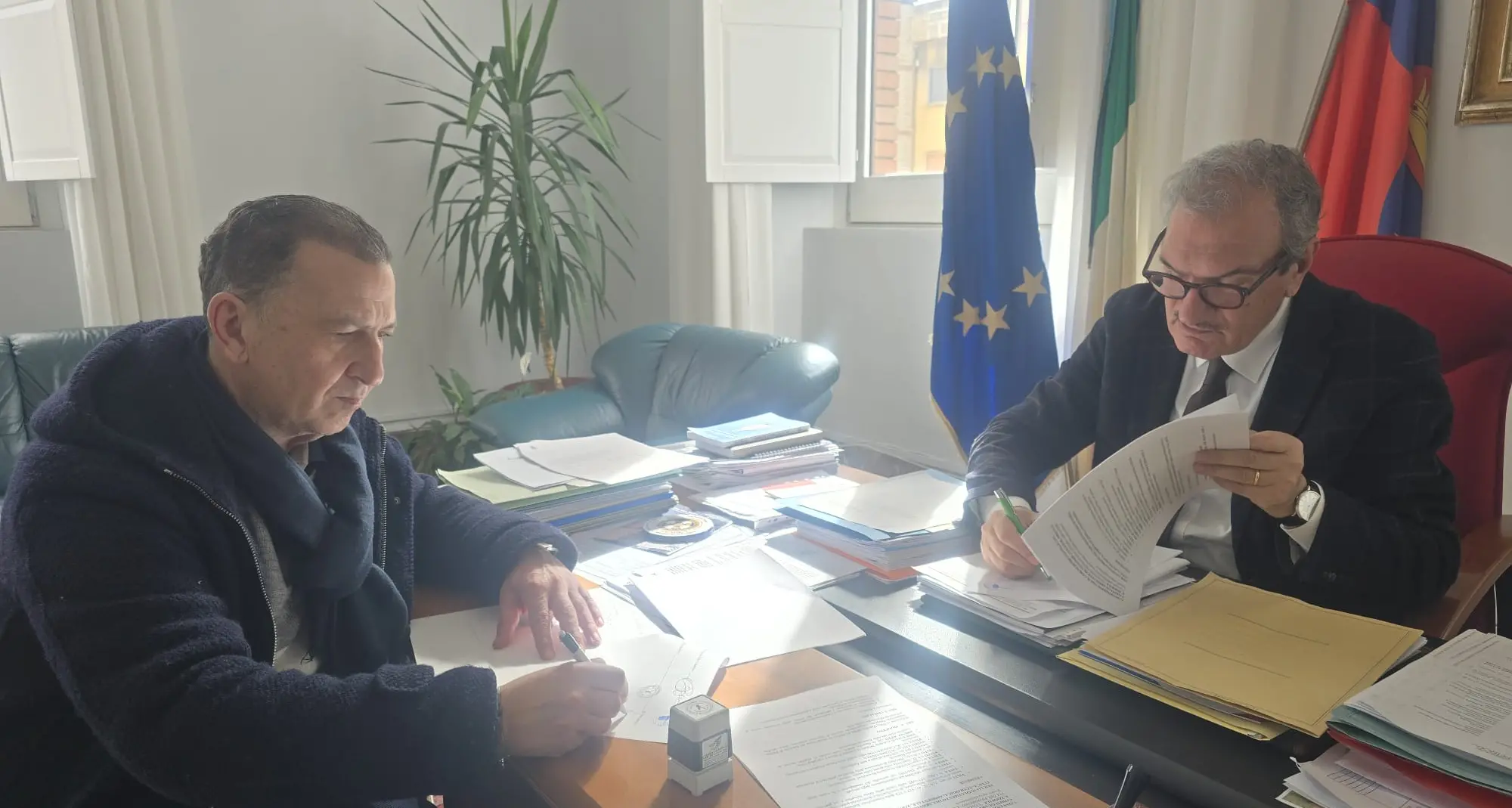 Dall’abbandono dei rifiuti all’emergenza cinghiali: firmata la convenzione tra il Comune di Vibo e guardie Anuu\n