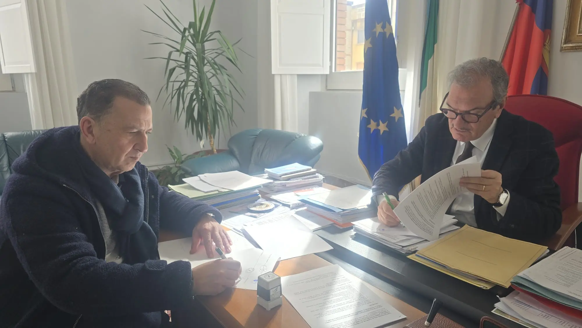 Dall’abbandono dei rifiuti all’emergenza cinghiali: firmata la convenzione tra il Comune di Vibo e guardie Anuu\n