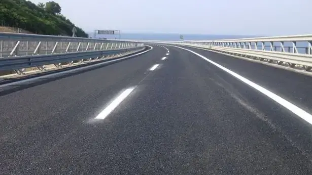 A2, chiuse le rampe dello svincolo di Altilia-Grimaldi: stop dalle 9 alle 16\n