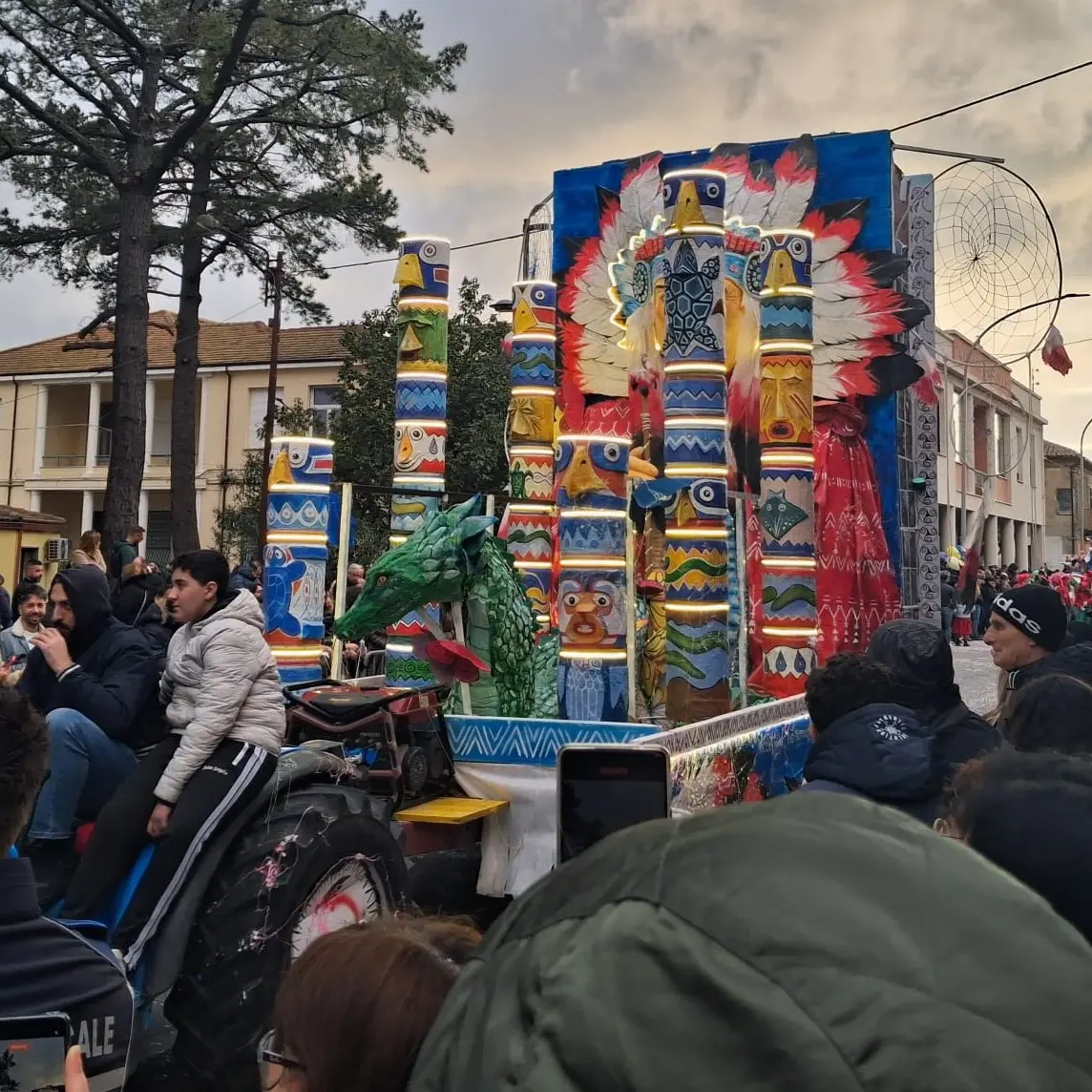 La pioggia non guasta la festa: successo per l’edizione 2026 del Carnevale Miletese\n
