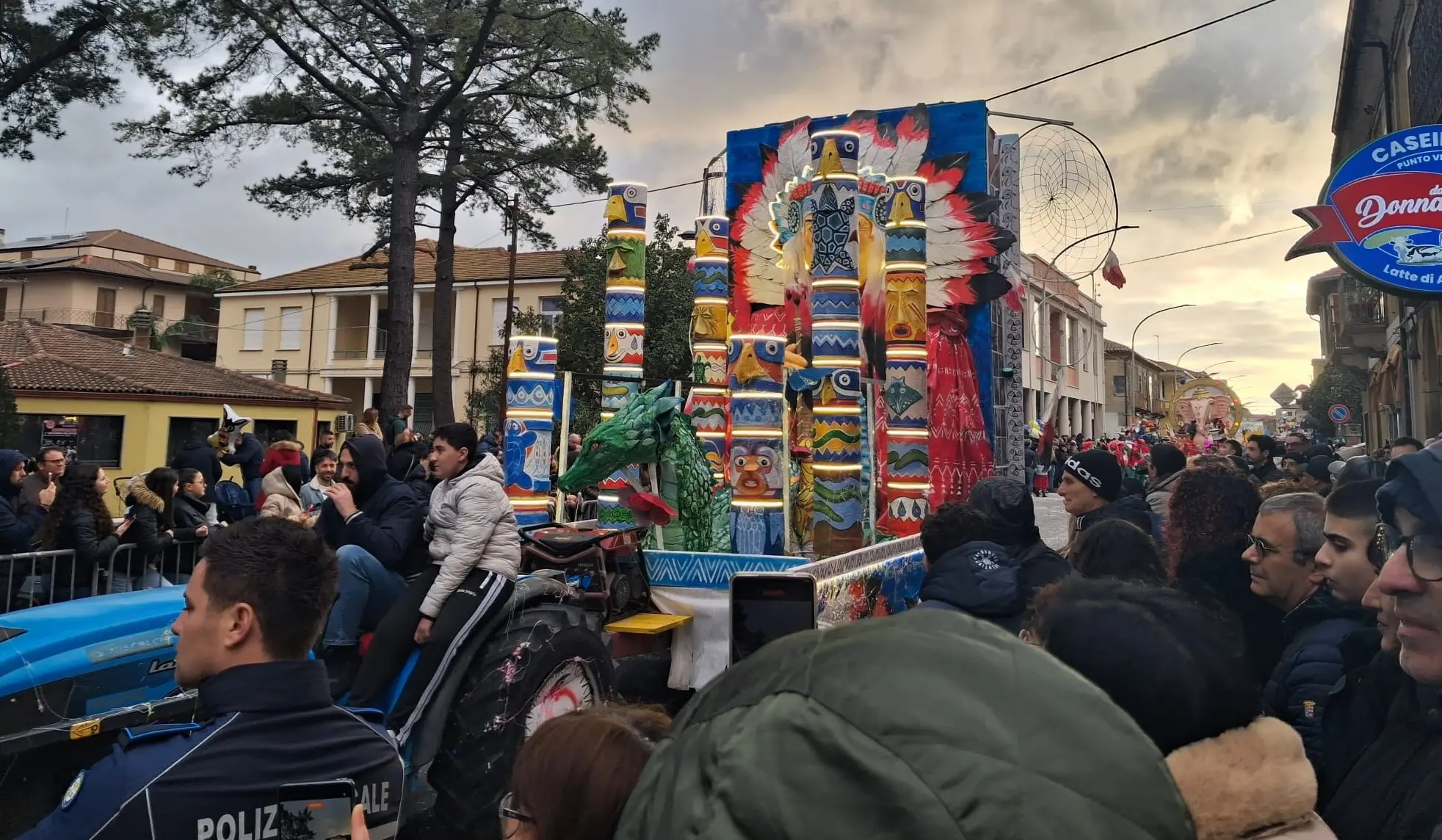 La pioggia non guasta la festa: successo per l’edizione 2026 del Carnevale Miletese\n