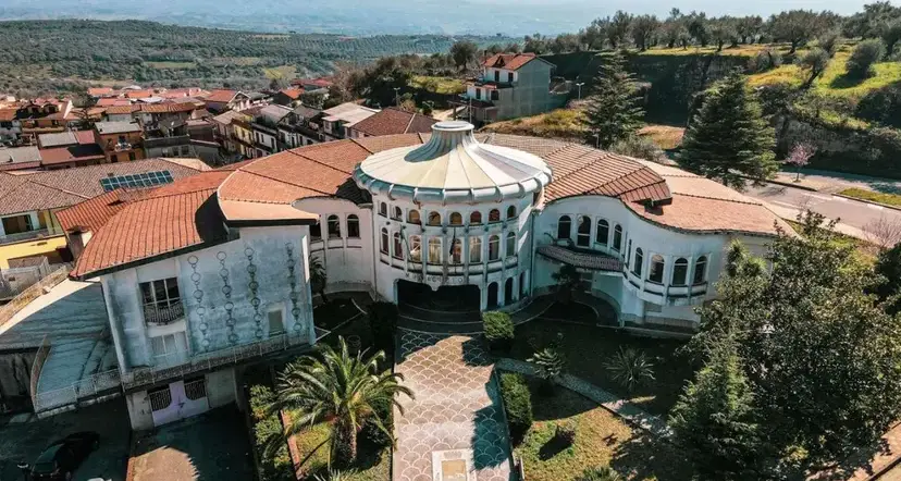 Allerta arancione e scuole aperte a Rombiolo, l’opposizione: «Scelta incomprensibile, la tutela dei ragazzi deve essere una priorità»\n