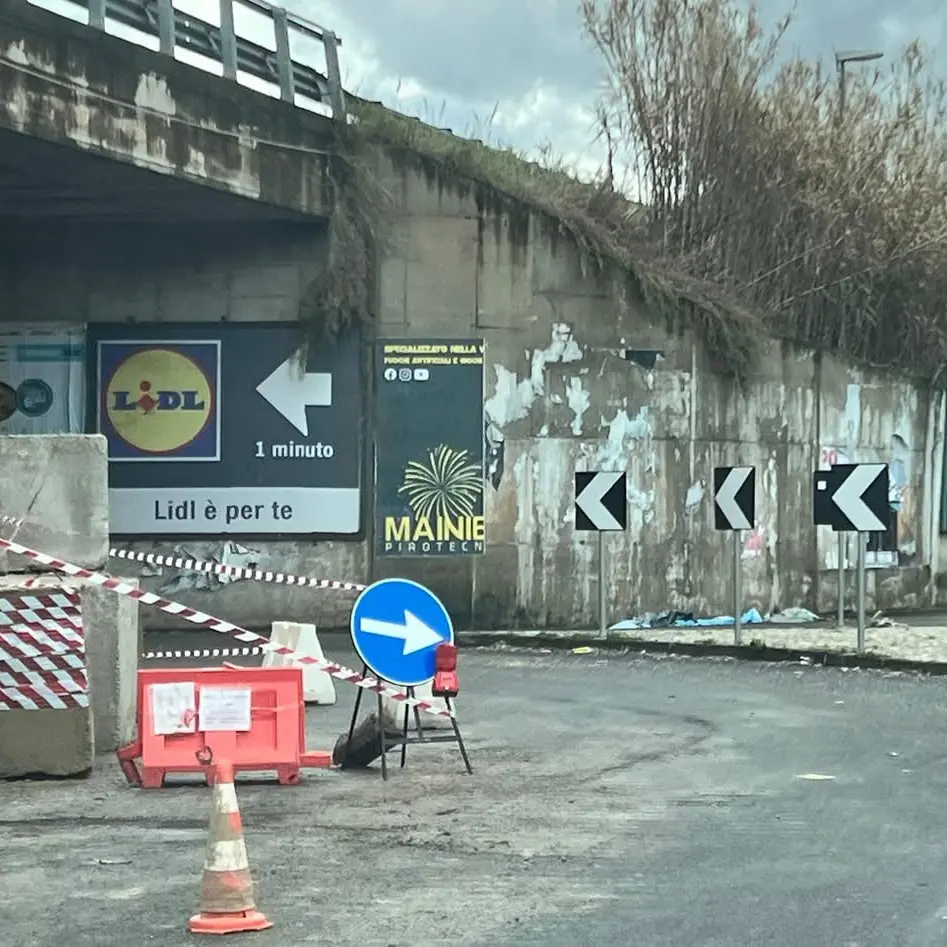 <p><span style=\"color:hsl(0, 75%, 60%);\">Zumpano</span>, completata la messa in sicurezza del sottopasso Ipercoop: rampa riaperta al traffico</p>