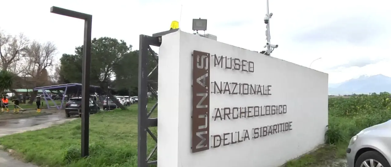 La memoria di Sibari resiste alla furia dell’acqua, danni limitati al museo: «Reperti in salvo»\n