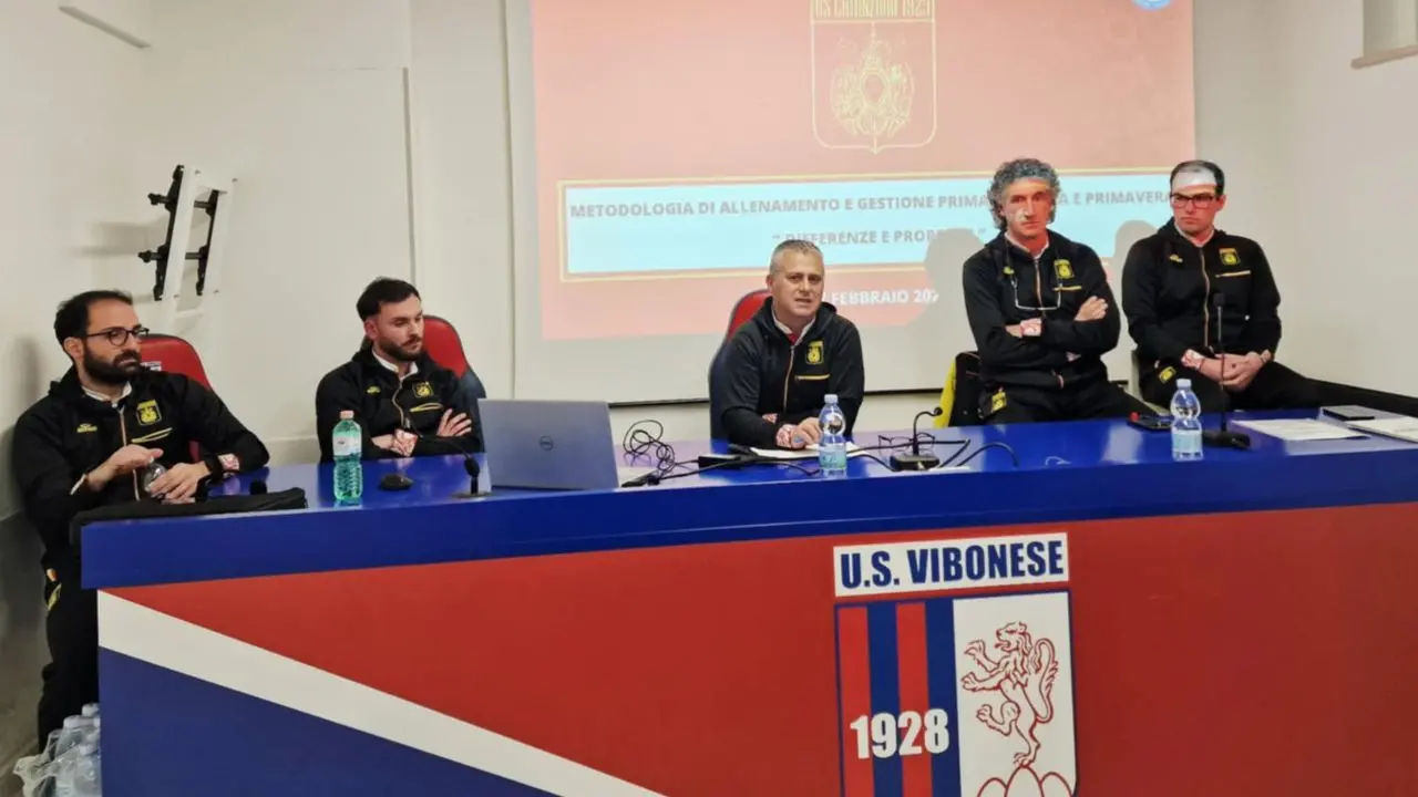 Associazione italiana allenatori Vibo, corso di aggiornamento nelle sedi del Luigi Razza. Sale in cattedra mister Costantino