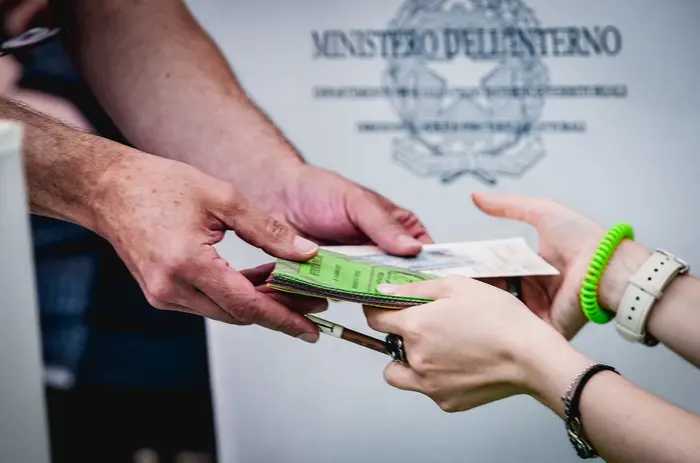 Referendum sulla giustizia, la parola ai\u00A0giovani: i convinti, i confusi e quelli che si informano\u00A0sui social