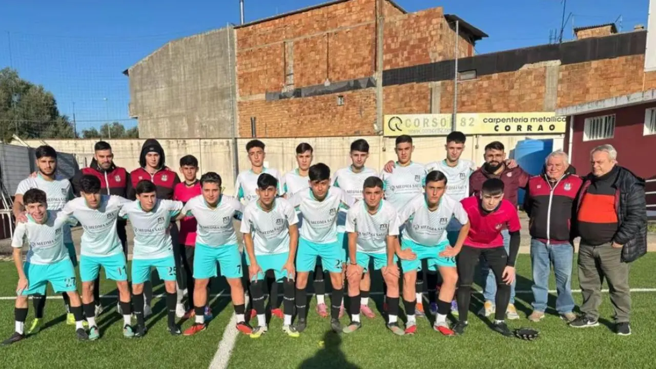 Juniores, il penultimo turno: la Rosarnese fa l'assist alla Gioiese che domani a Pizzo potrebbe laurearsi campione. Pareggia il Capo Vaticano\n