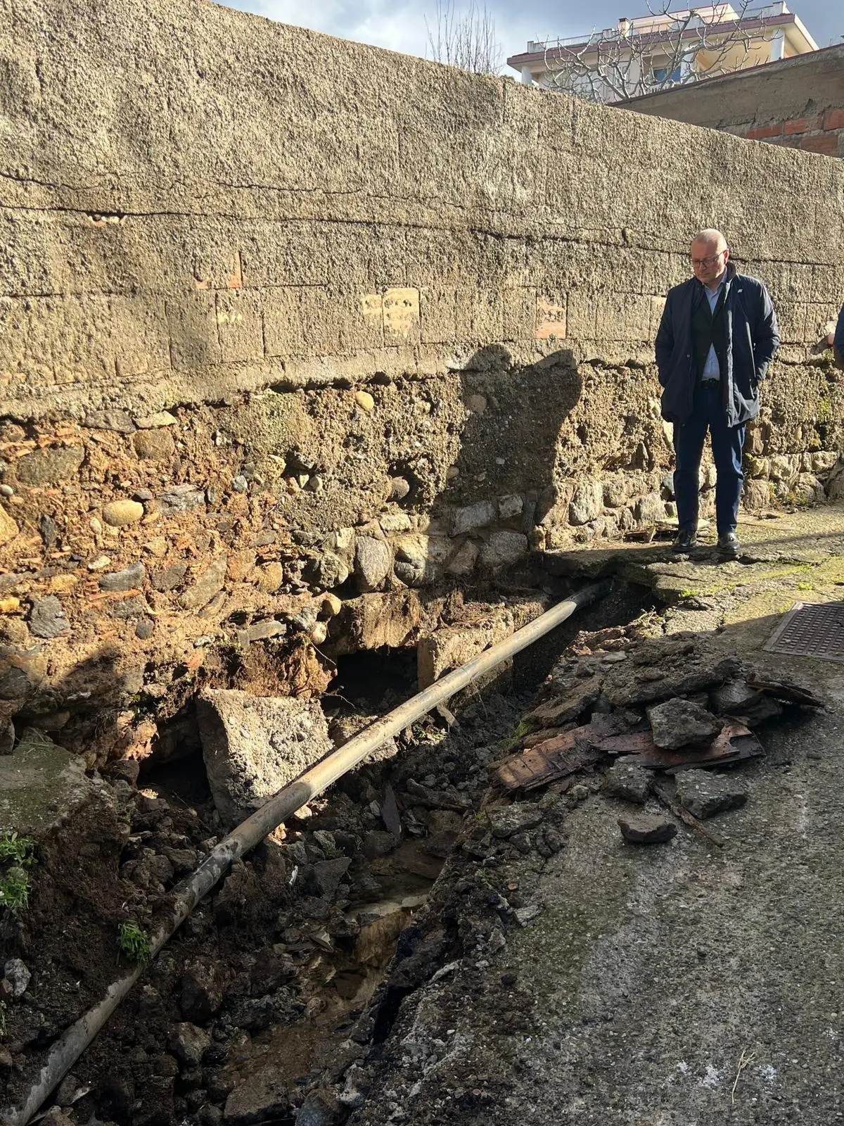 Sambatello, ripristino del manto stradale: Versace sottolinea il valore della sinergia tra enti\n