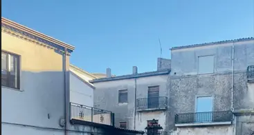 Terranova da Sibari, incendiati i mezzi di una ditta edile che lavora alla restaurazione\u00A0del Castello Ducale\n