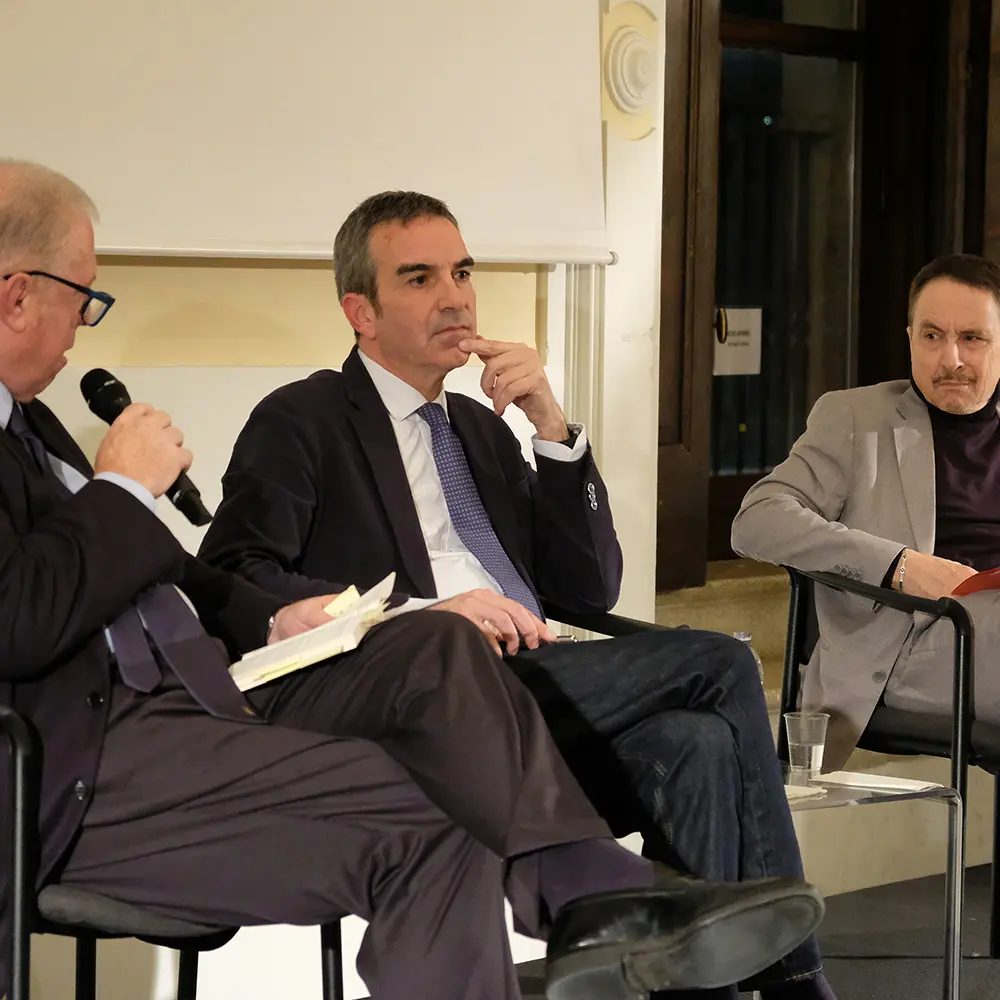 <p><span style=\"color:hsl(0, 75%, 60%);\">Sanità</span>, Palazzo Arnone pieno: Antonini, Occhiuto, Vietti e Diliberto a confronto</p>