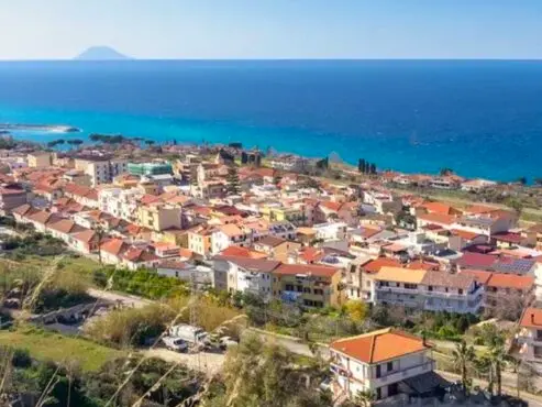 Sinistra Italiana e Avs cercano di radicarsi sulla Costa degli Dei: a Parghelia assemblea per tre comuni
