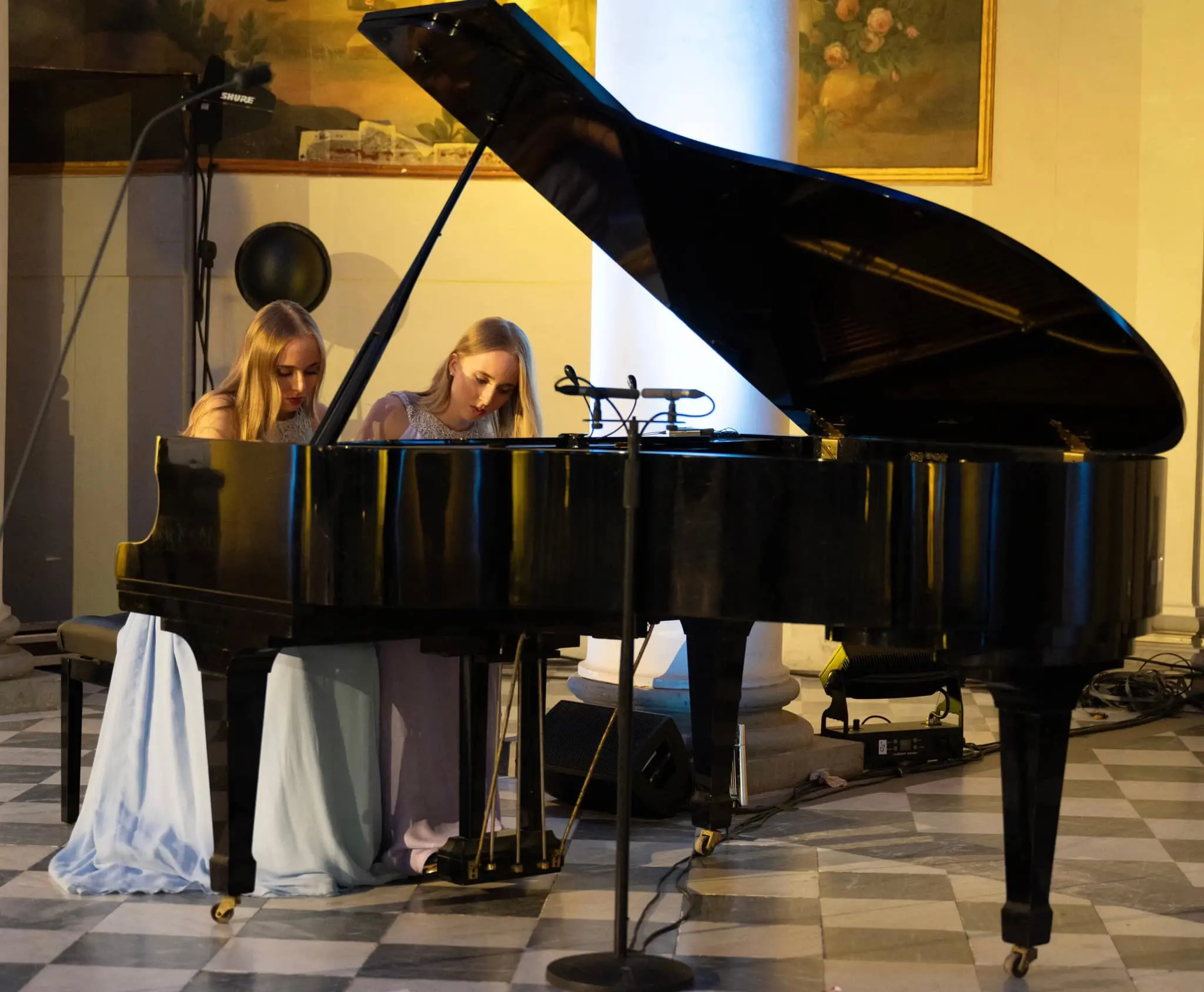 Festival Giovani talenti musicali italiani: a Vibo il concerto a quattro mani delle gemelle Dallagnese\n