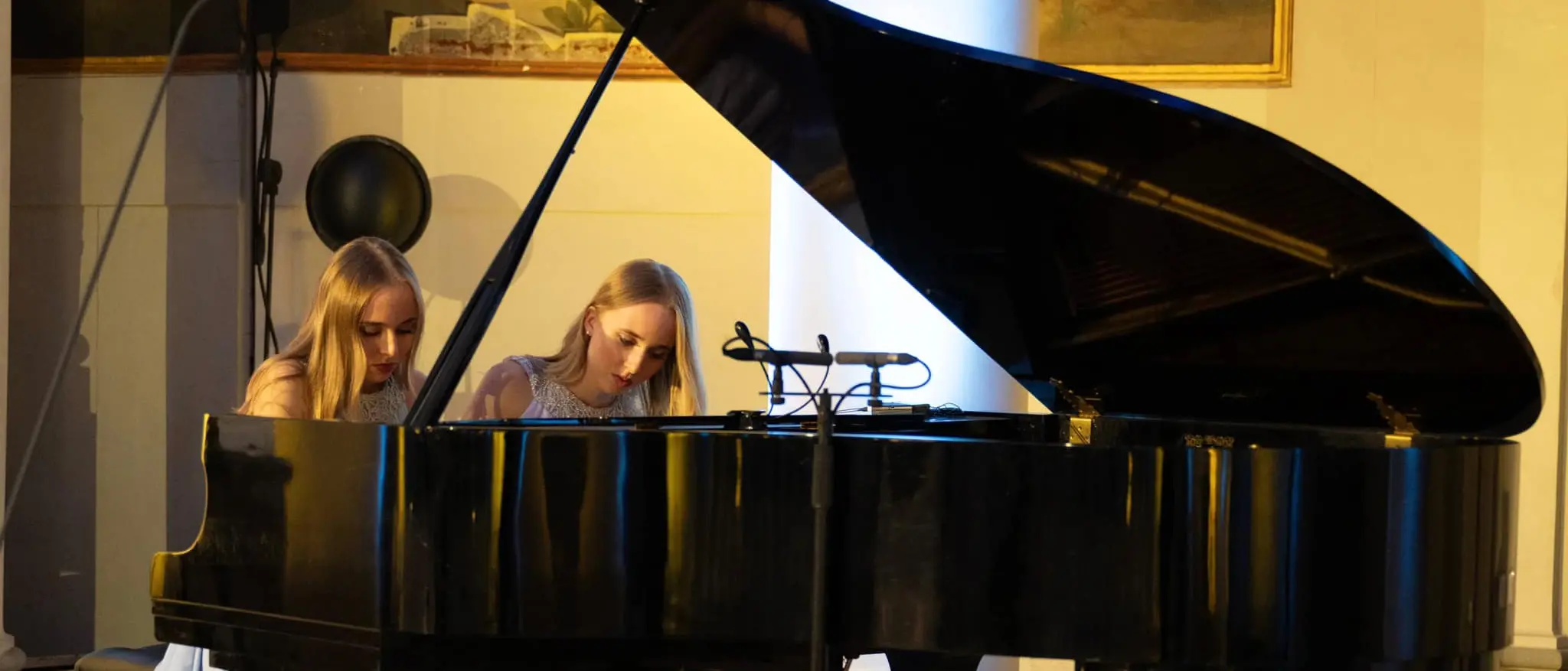 Festival Giovani talenti musicali italiani: a Vibo il concerto a quattro mani delle gemelle Dallagnese\n