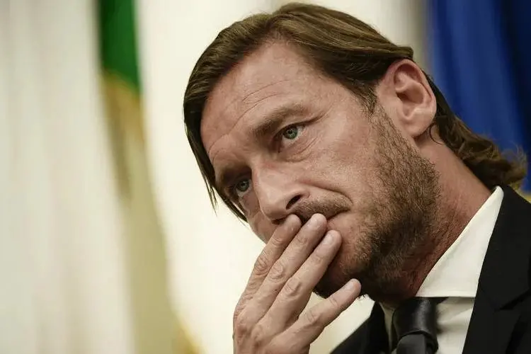 Abbandono di minore, archiviazione per Francesco Totti e Noemi Bocchi\n