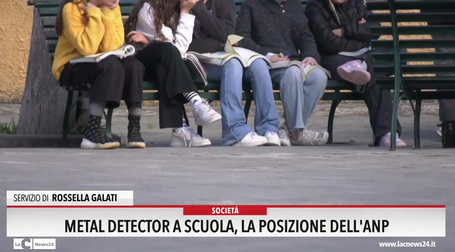 Metal detector a scuola, la posizione dell'Anp