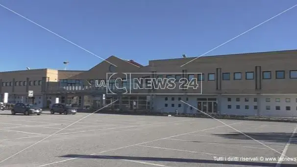 Crotone, il Comitato Aeroporto lancia l’allarme sulla diminuzione dei voli Ryanair\n