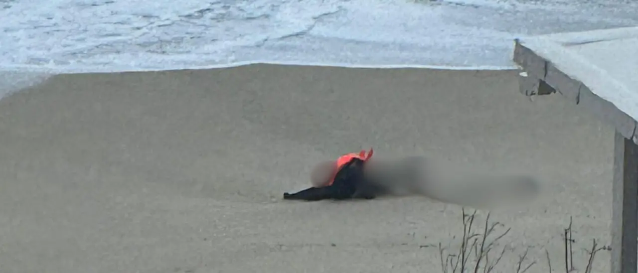 Corpo restituito dal mare a Tropea, l’indizio dal giubbotto di salvataggio: era partito dal Nord Africa\n