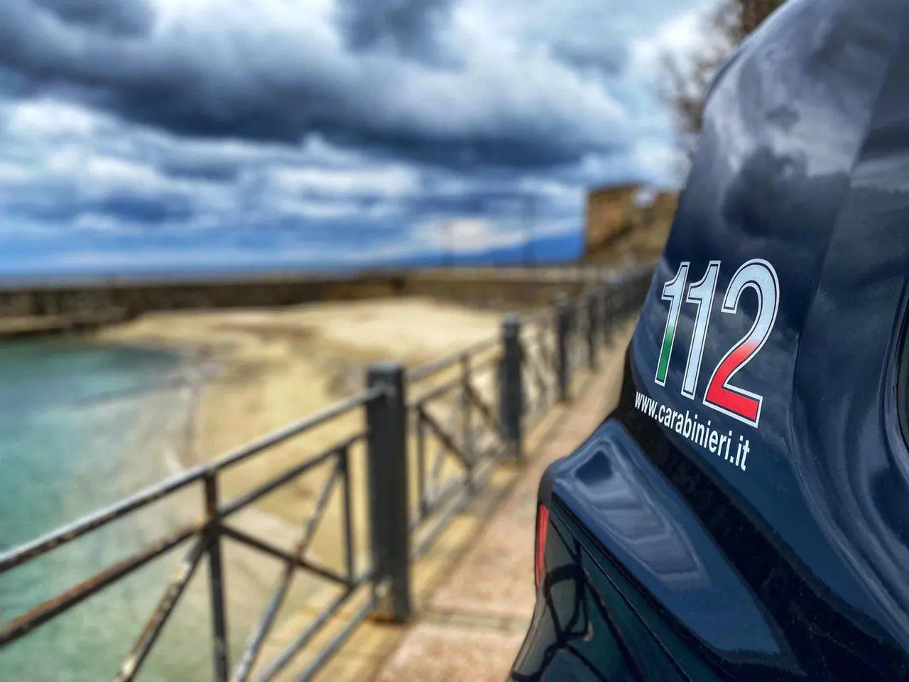 Pizzo, nonostante i domiciliari e il divieto di avvicinamento va nel negozio dove lavora la moglie e la minaccia di morte: arrestato\n