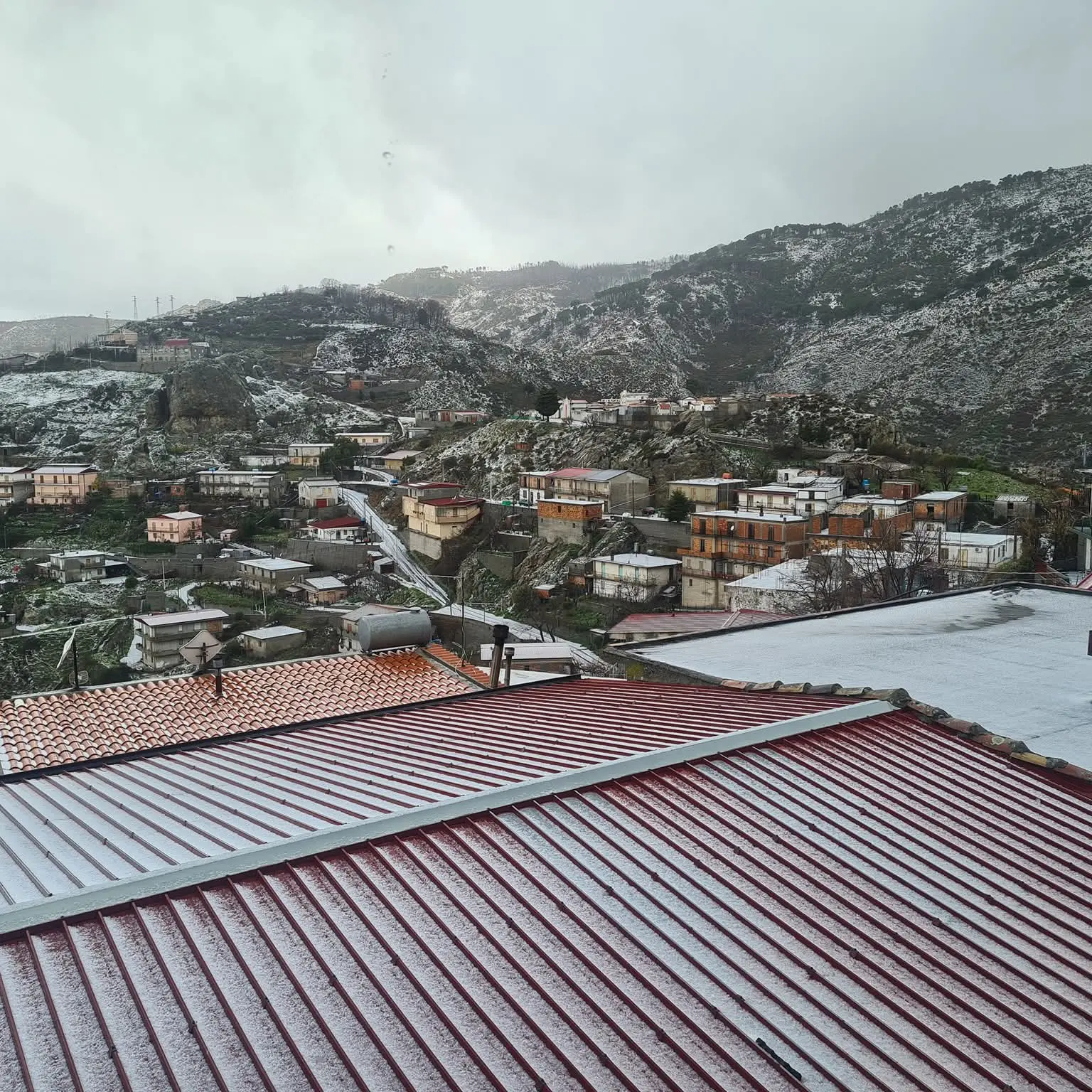 Revocata l’Ordinanza di chiusura al traffico veicolare della Strada di collegamento Roccaforte del Greco - Diga Menta\n