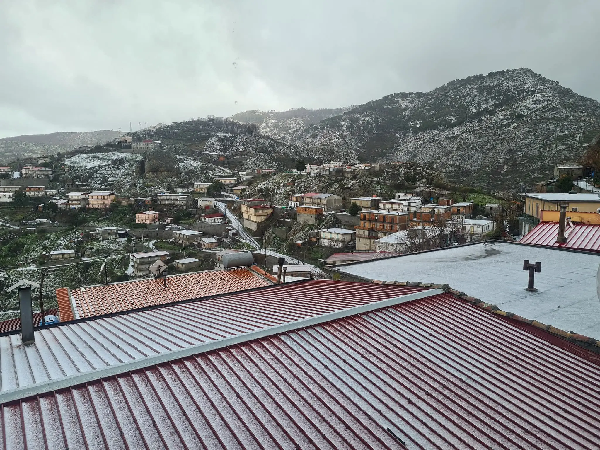 Revocata l’Ordinanza di chiusura al traffico veicolare della Strada di collegamento Roccaforte del Greco - Diga Menta\n