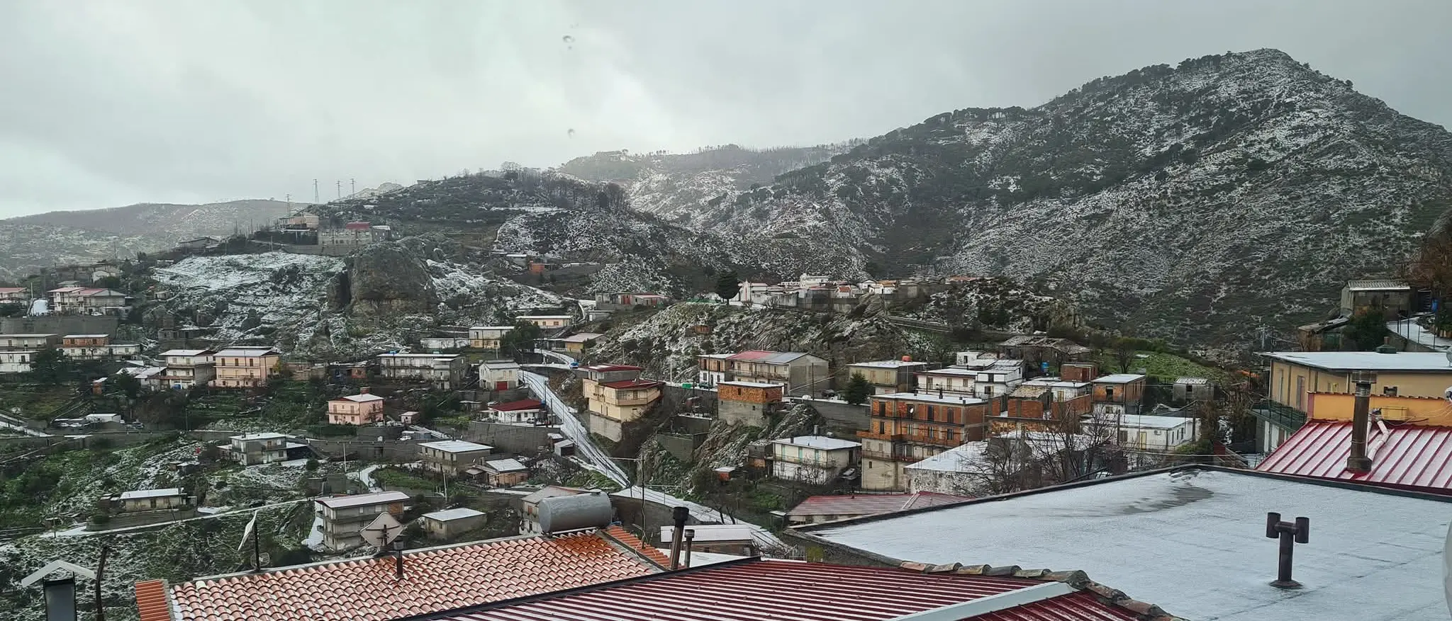 Revocata l’Ordinanza di chiusura al traffico veicolare della Strada di collegamento Roccaforte del Greco - Diga Menta\n