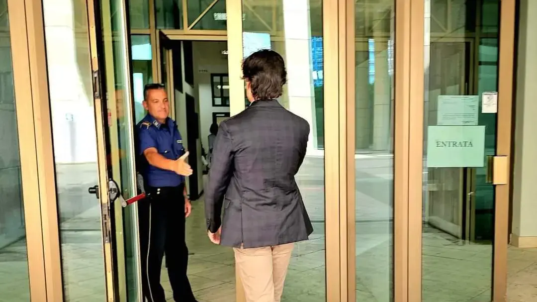 Insultò sui social il sindaco Falcomatà, hater condannato a\u00A0un’ammenda\n