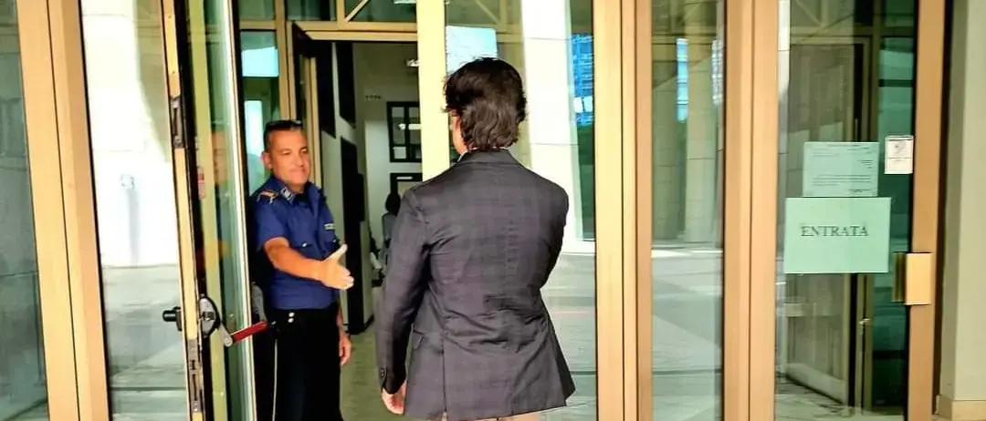 Insultò sui social il sindaco Falcomatà, hater condannato a\u00A0un’ammenda\n