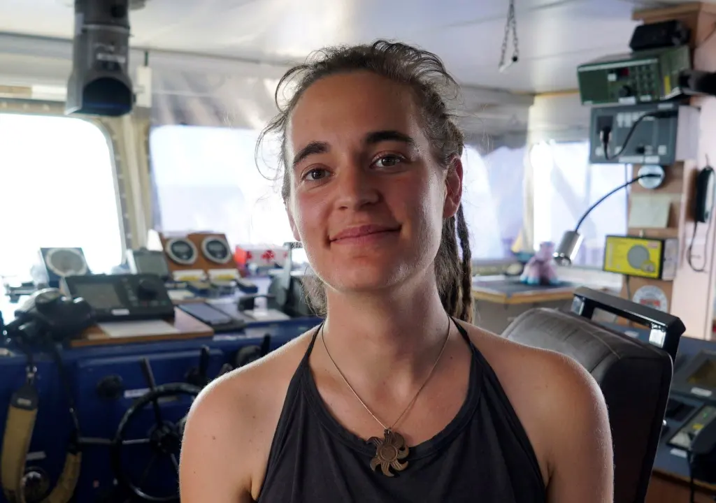 SeaWatch, ministeri condannati a 76mila euro per il blocco della nave. Meloni: «Senza parole»\n