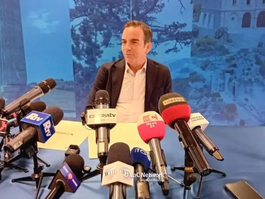 Rimborsi sospetti per l’auto blu, Occhiuto indagato per truffa a Roma: gli atti trasferiti dalla Procura di Catanzaro